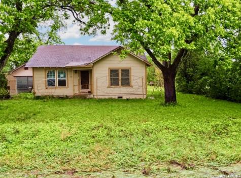 2425 N Austin Street Seguin TX 78155