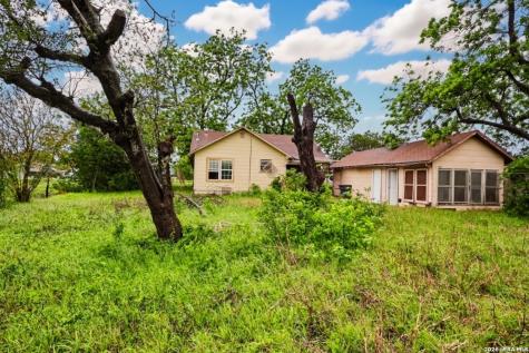 2425 N Austin Street Seguin TX 78155