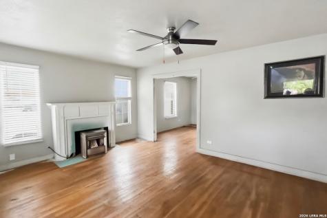 2425 N Austin Street Seguin TX 78155