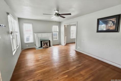 2425 N Austin Street Seguin TX 78155
