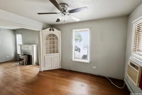 2425 N Austin Street Seguin TX 78155