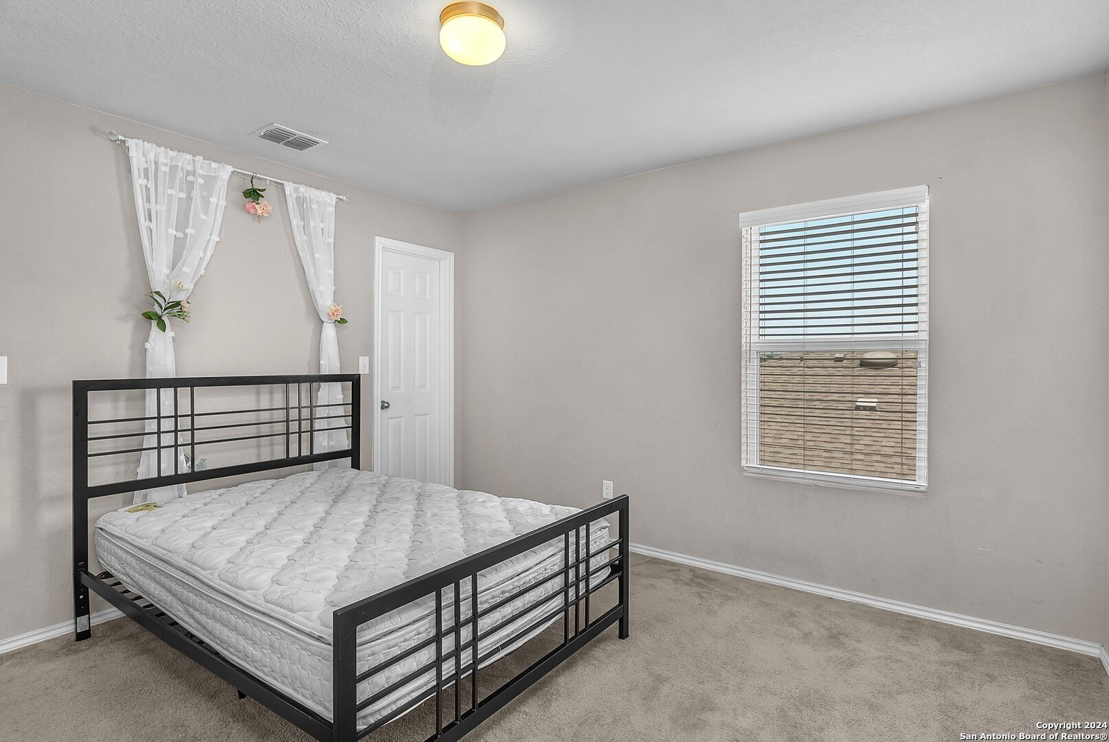 150 Hidden Knoll Selma TX 78154