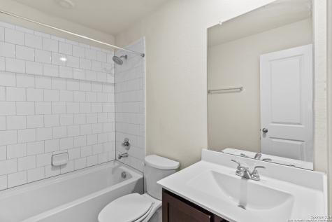 8904 Portobello Way Converse TX 78109