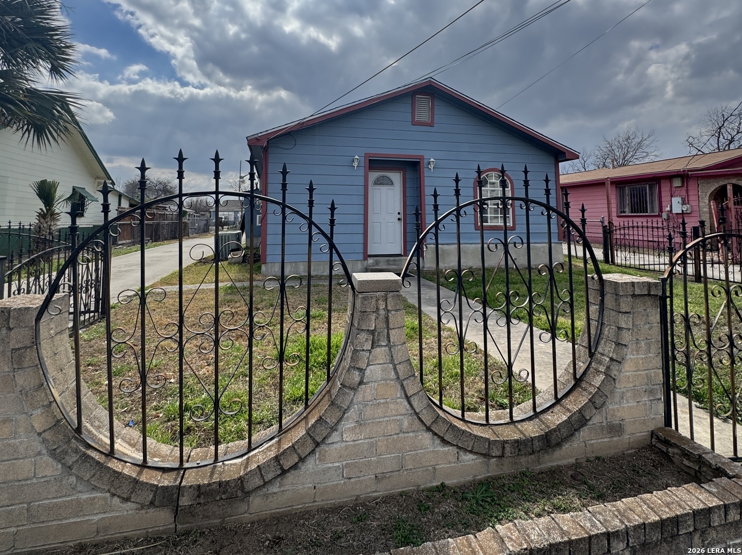 2906 W Poplar Street San Antonio TX 78207