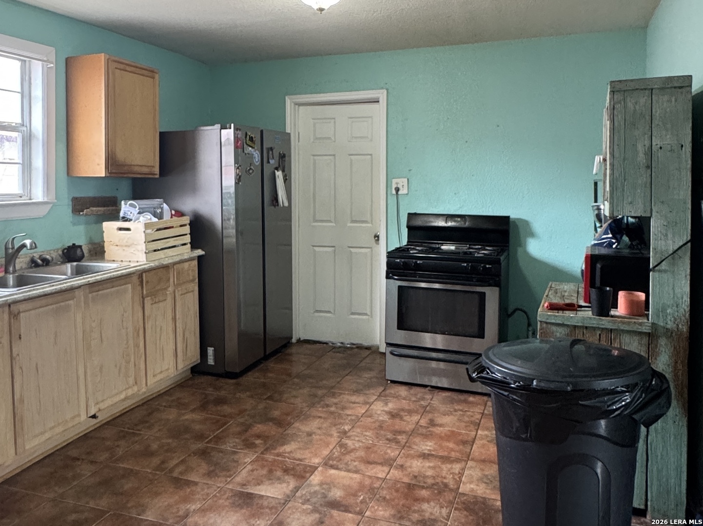 2906 W Poplar Street San Antonio TX 78207