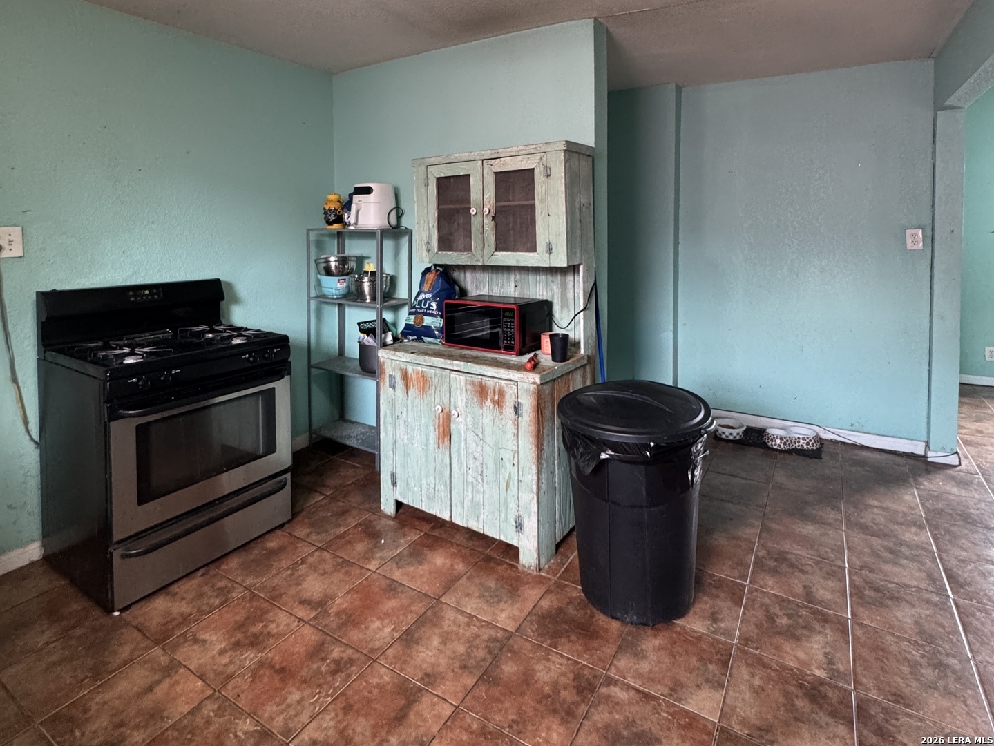 2906 W Poplar Street San Antonio TX 78207