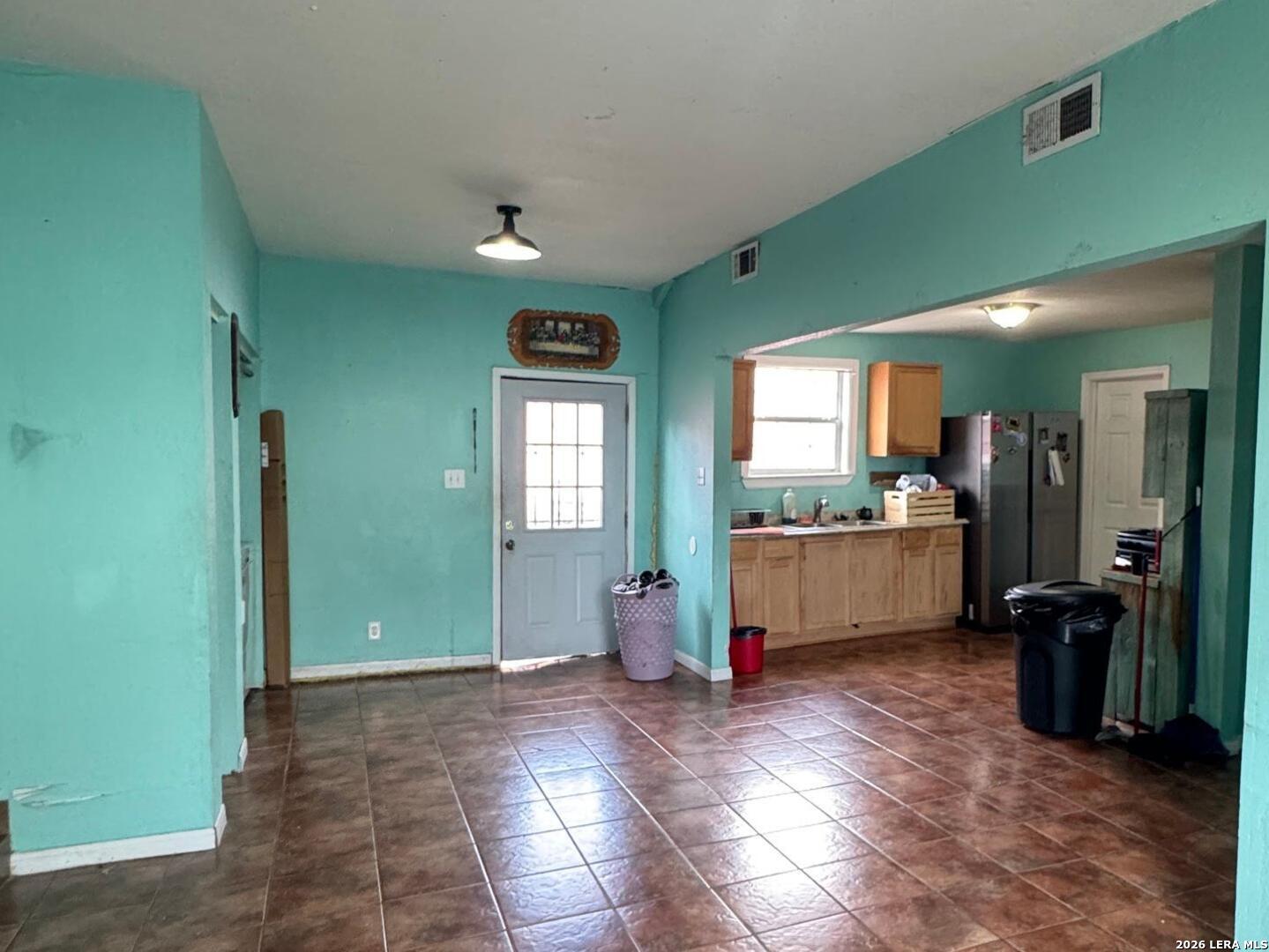 2906 W Poplar Street San Antonio TX 78207
