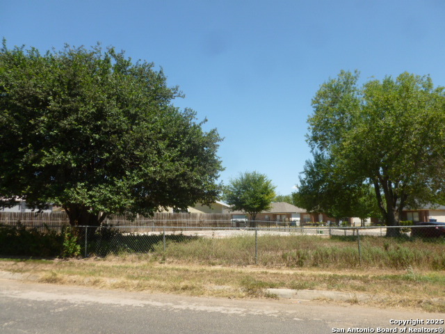 855 S Brownleaf San Antonio TX 78227