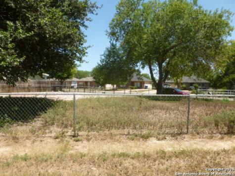 855 S Brownleaf San Antonio TX 78227