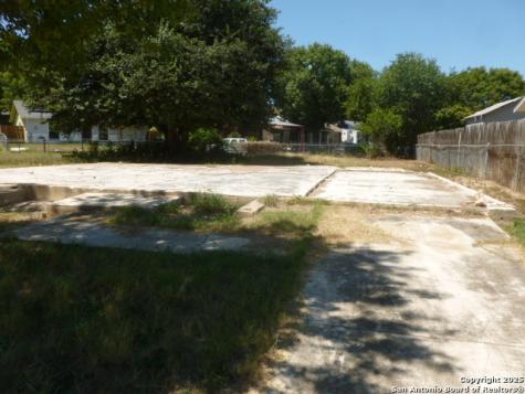 855 S Brownleaf San Antonio TX 78227