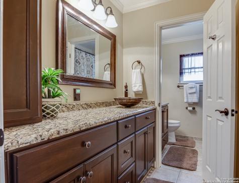 112 Shadywood Boerne TX 78006