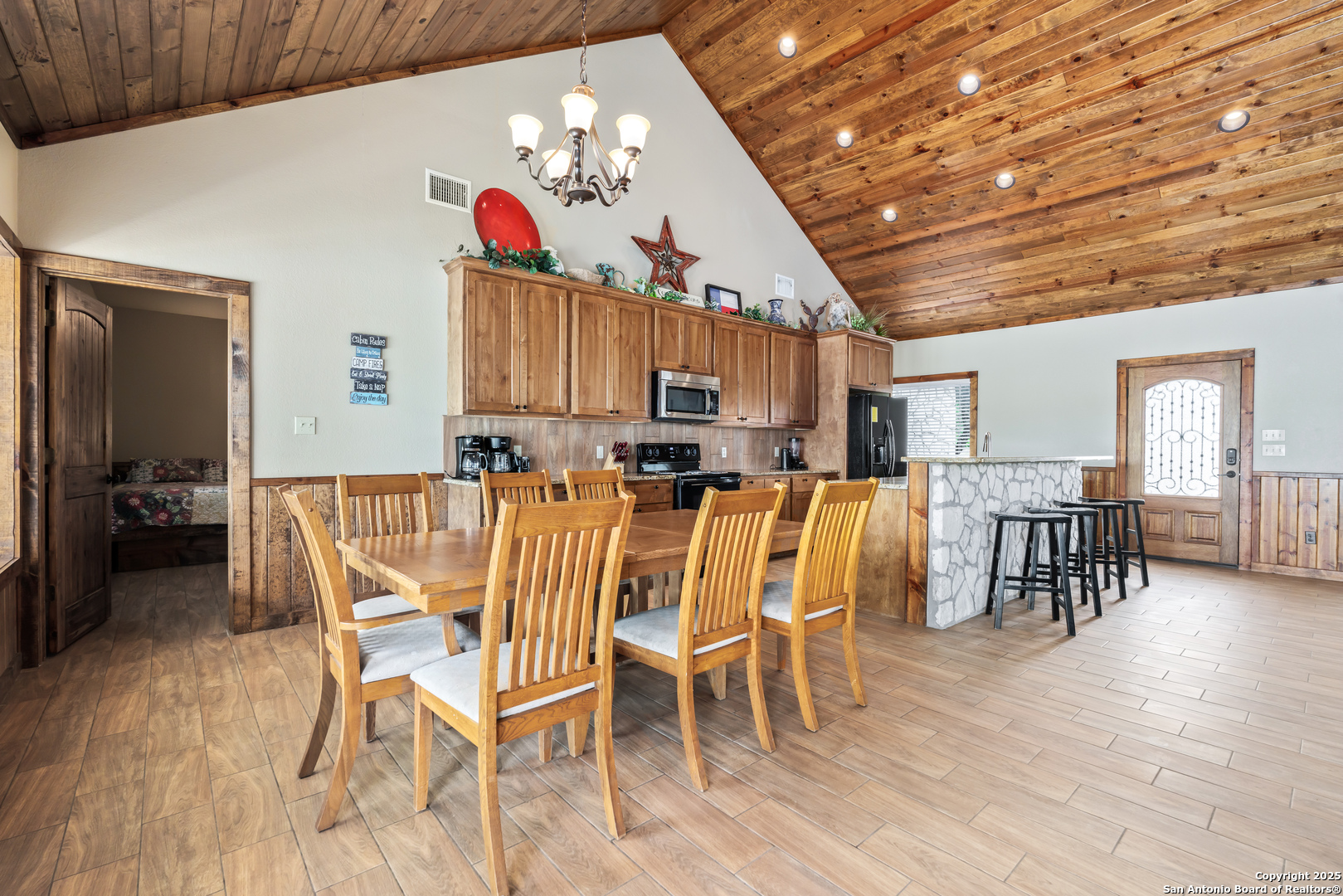 72 Mountain Laurel Concan TX 78838