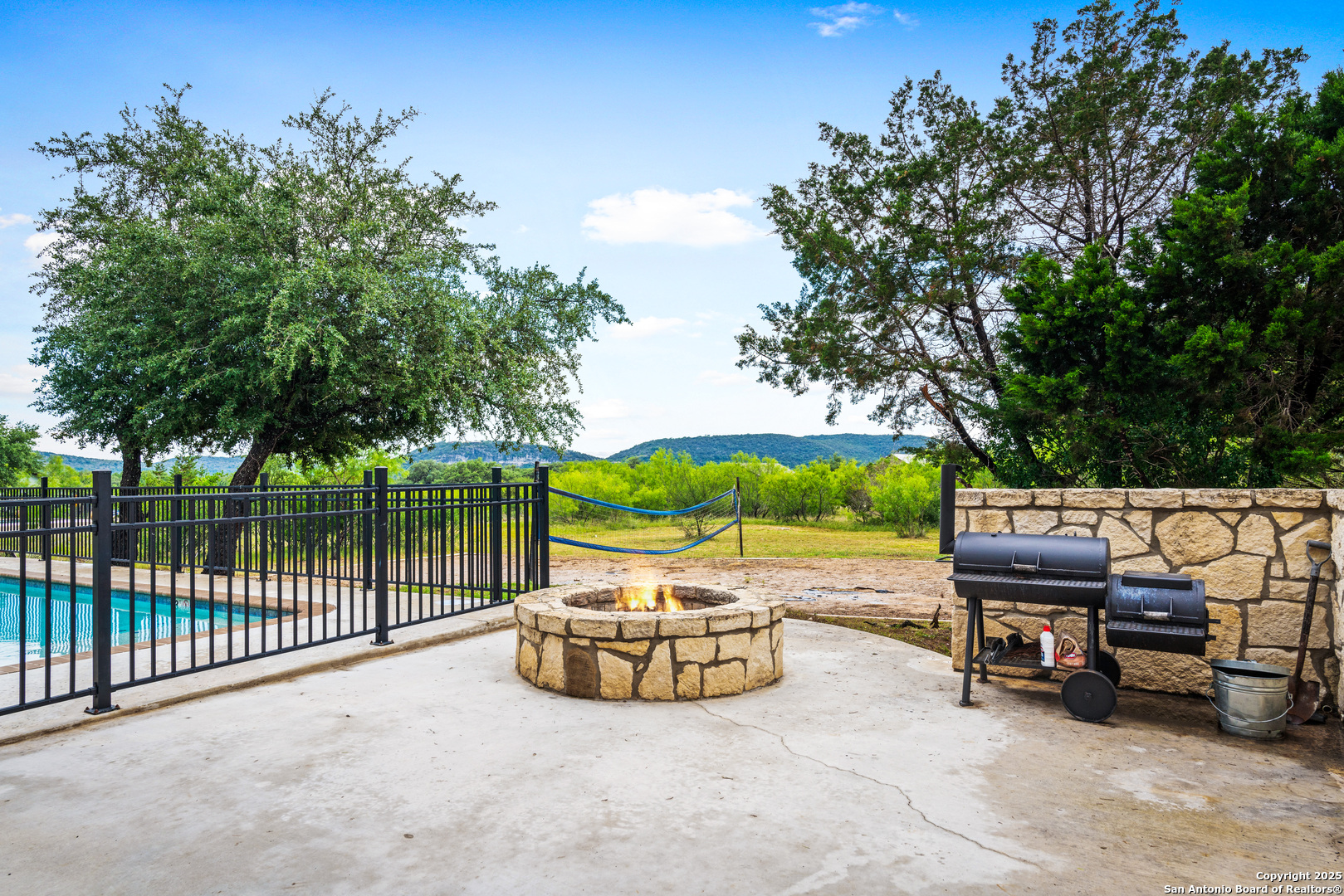 72 Mountain Laurel Concan TX 78838
