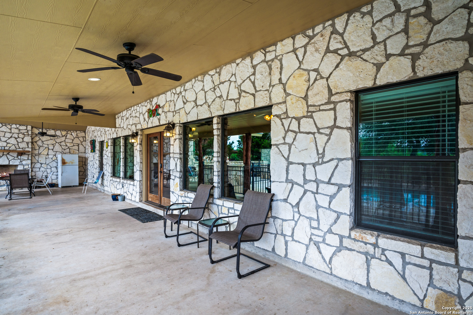 72 Mountain Laurel Concan TX 78838