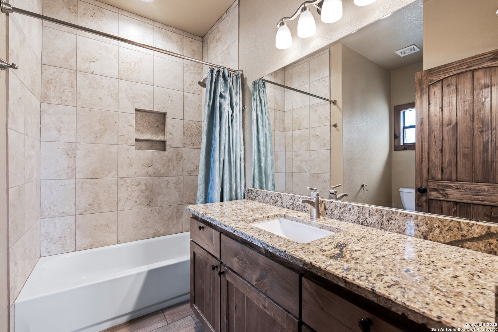 72 Mountain Laurel Concan TX 78838