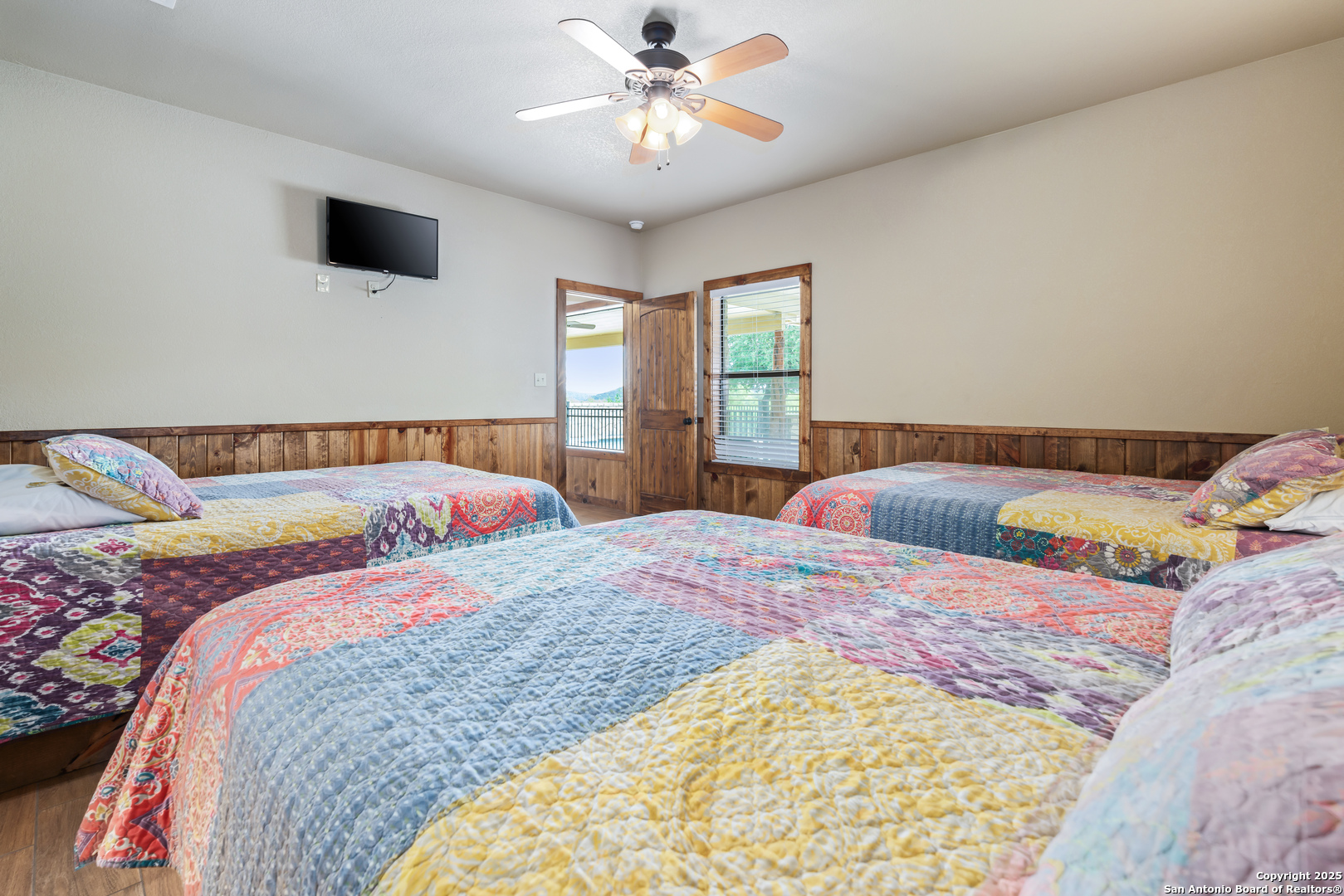 72 Mountain Laurel Concan TX 78838