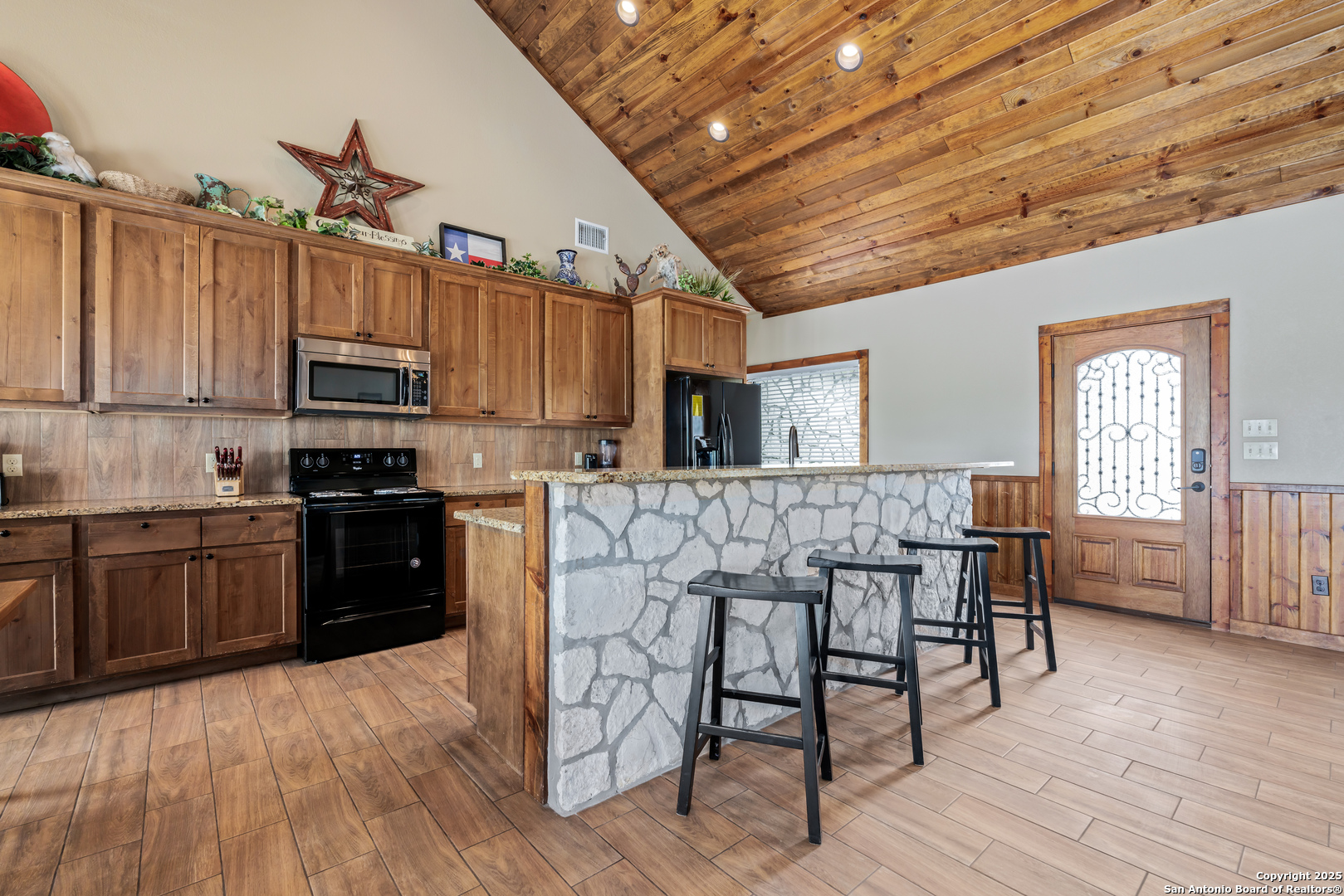 72 Mountain Laurel Concan TX 78838