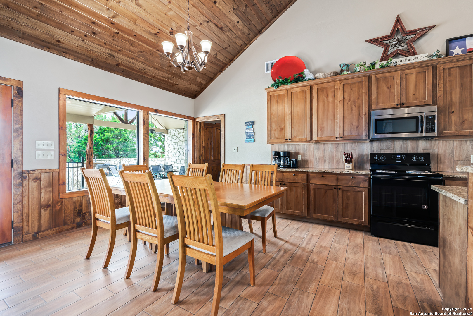 72 Mountain Laurel Concan TX 78838