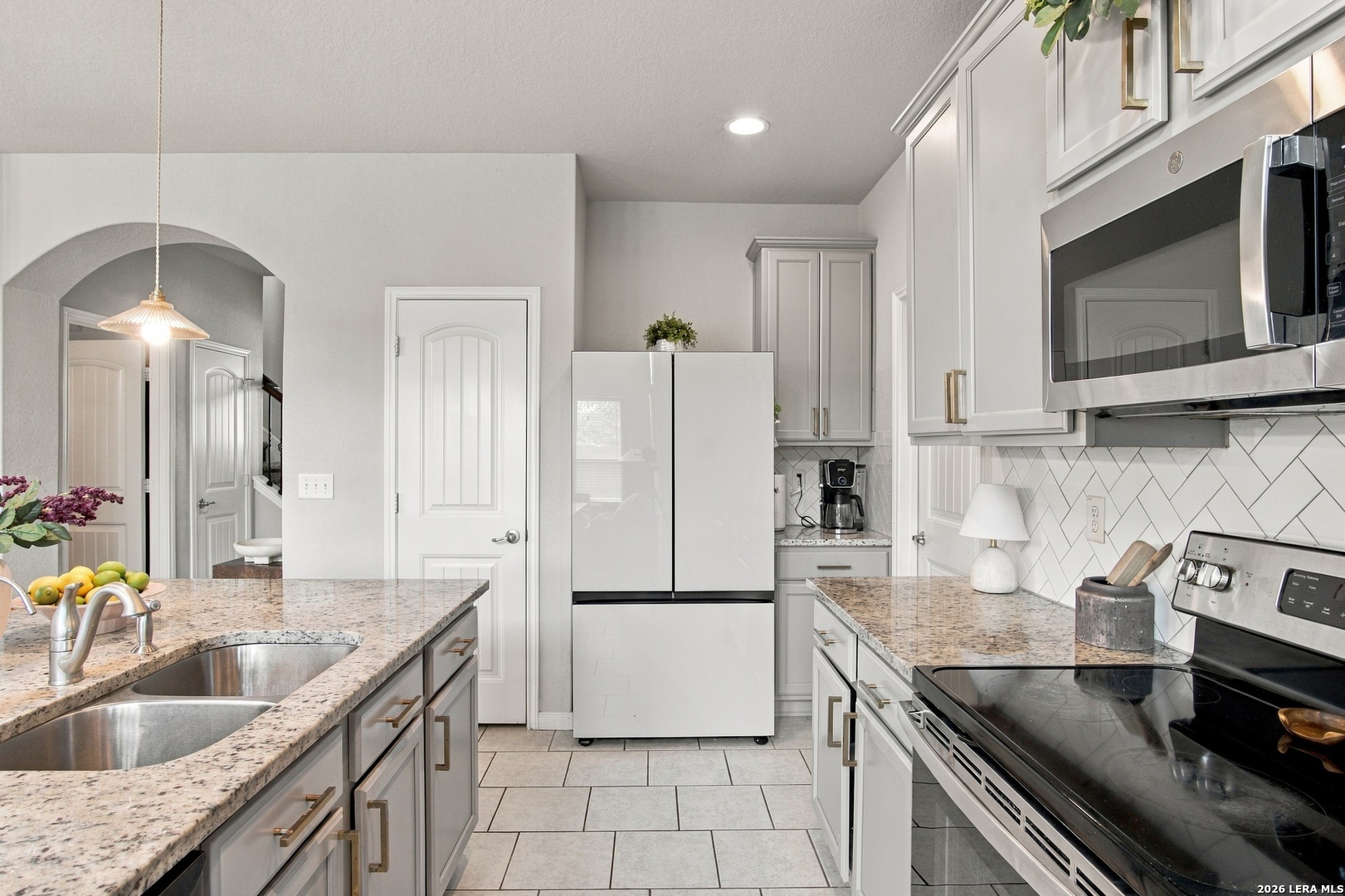 6710 Hibiscus Falls San Antonio TX 78218