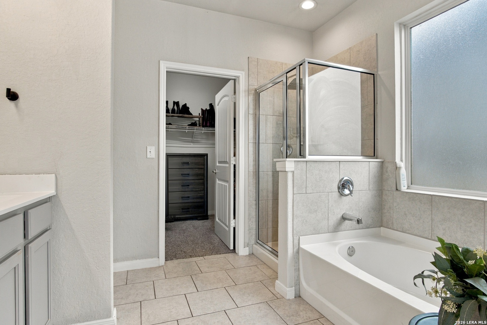 6710 Hibiscus Falls San Antonio TX 78218