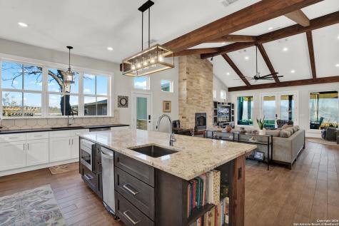 308 Oakhaven Lane Fredericksburg TX 78624