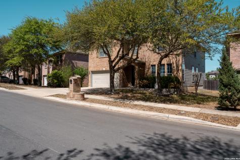 6721 Spearwood Live Oak TX 78233