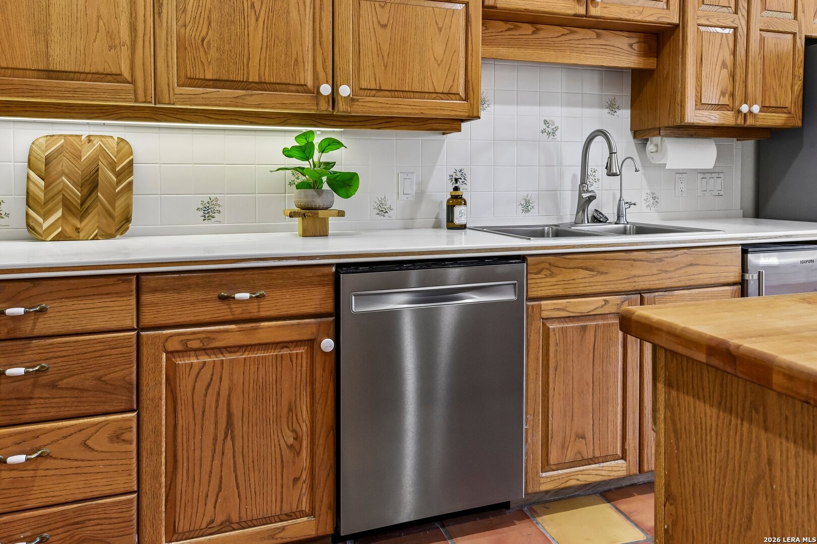 283 W Lacey Oak Parkway Kerrville TX 78028