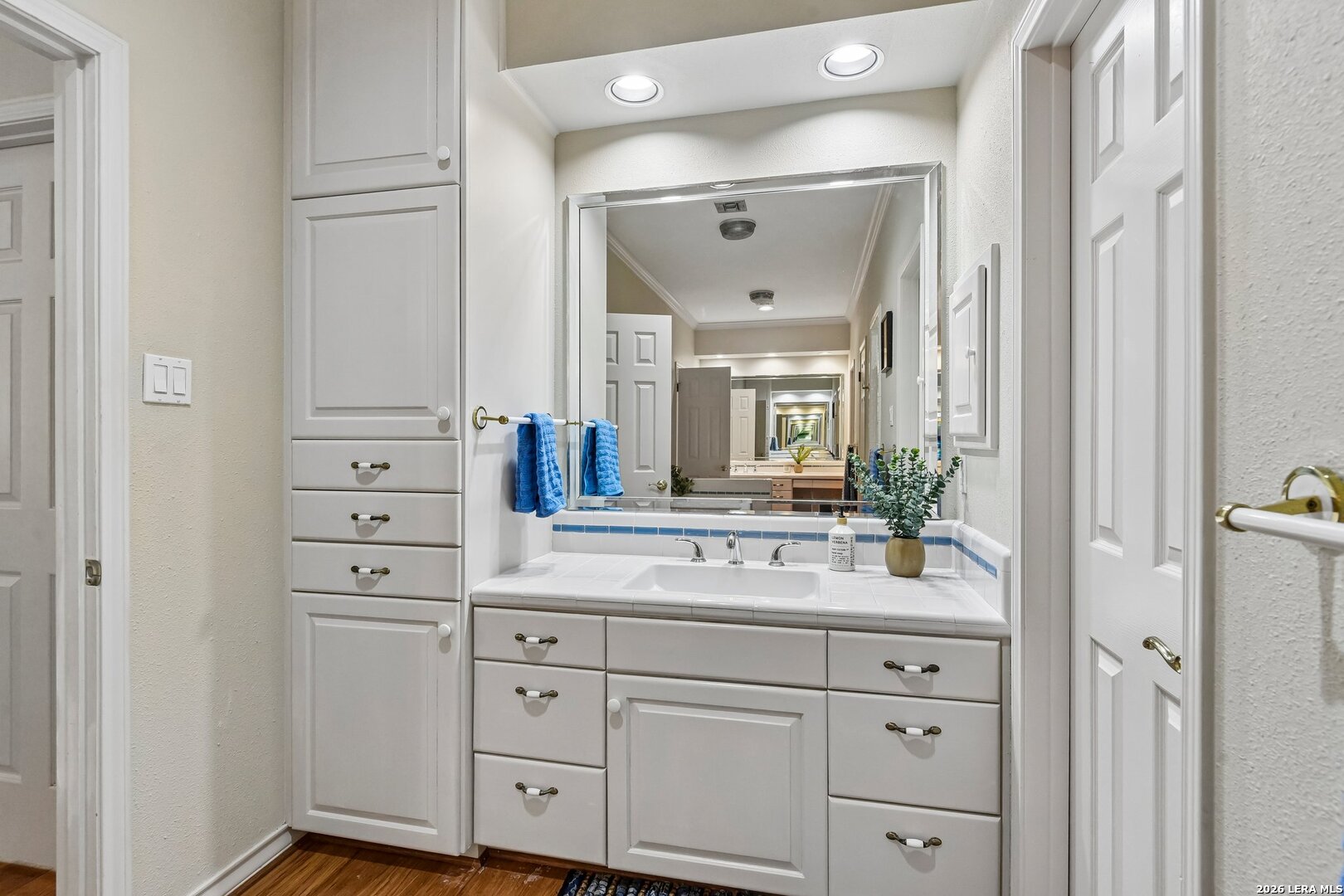 283 W Lacey Oak Parkway Kerrville TX 78028