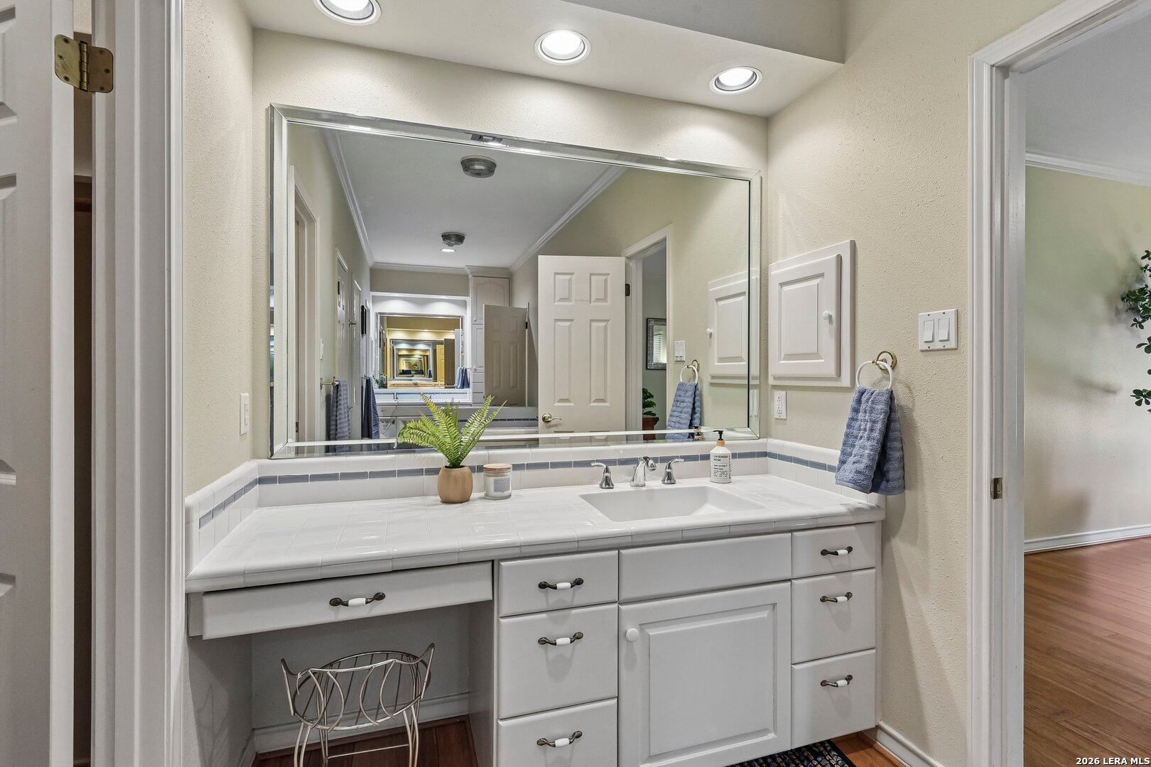 283 W Lacey Oak Parkway Kerrville TX 78028