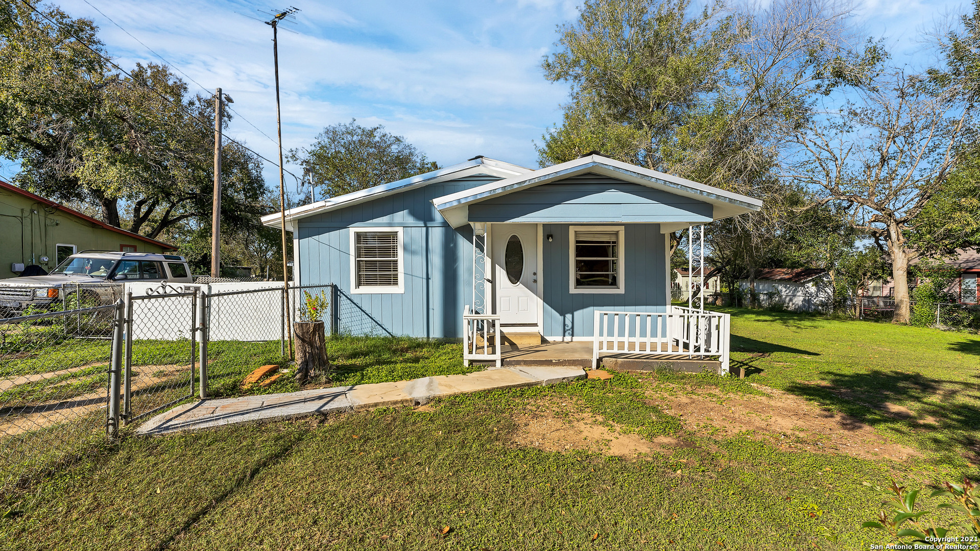 5044 S State Highway 123 Seguin TX 78155
