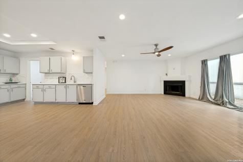 12915 Hunters Moon San Antonio TX 78249