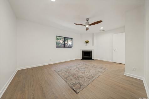 12915 Hunters Moon San Antonio TX 78249