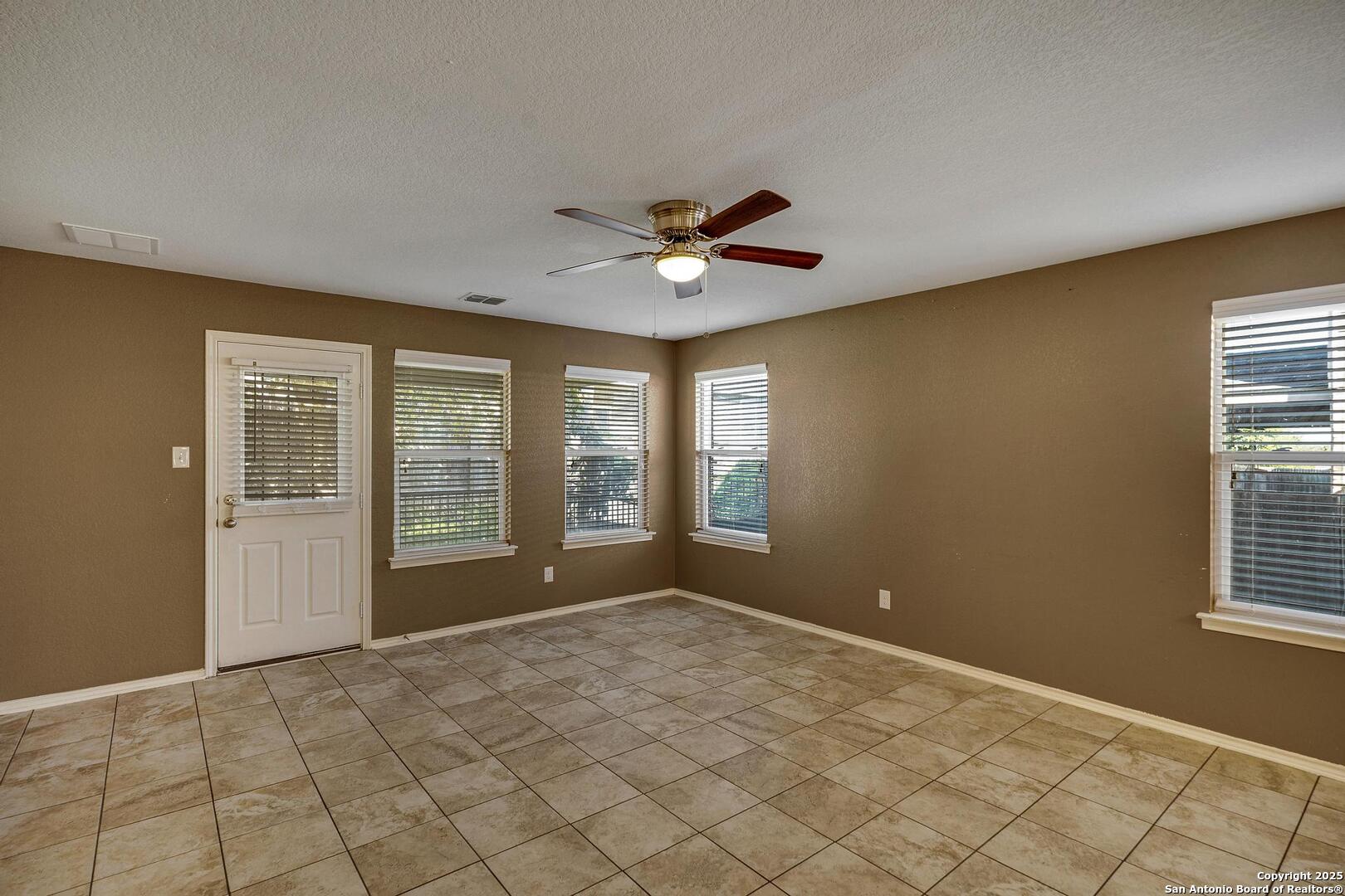 1411 Hummingbird San Antonio TX 78245