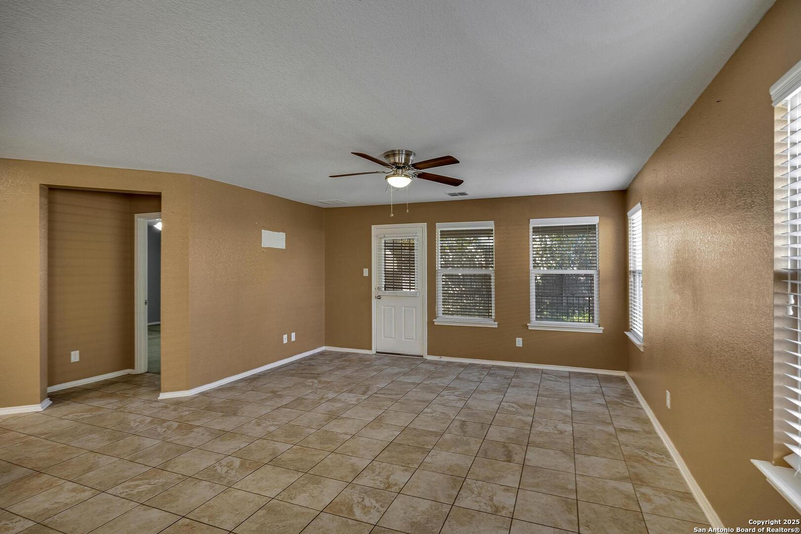 1411 Hummingbird San Antonio TX 78245
