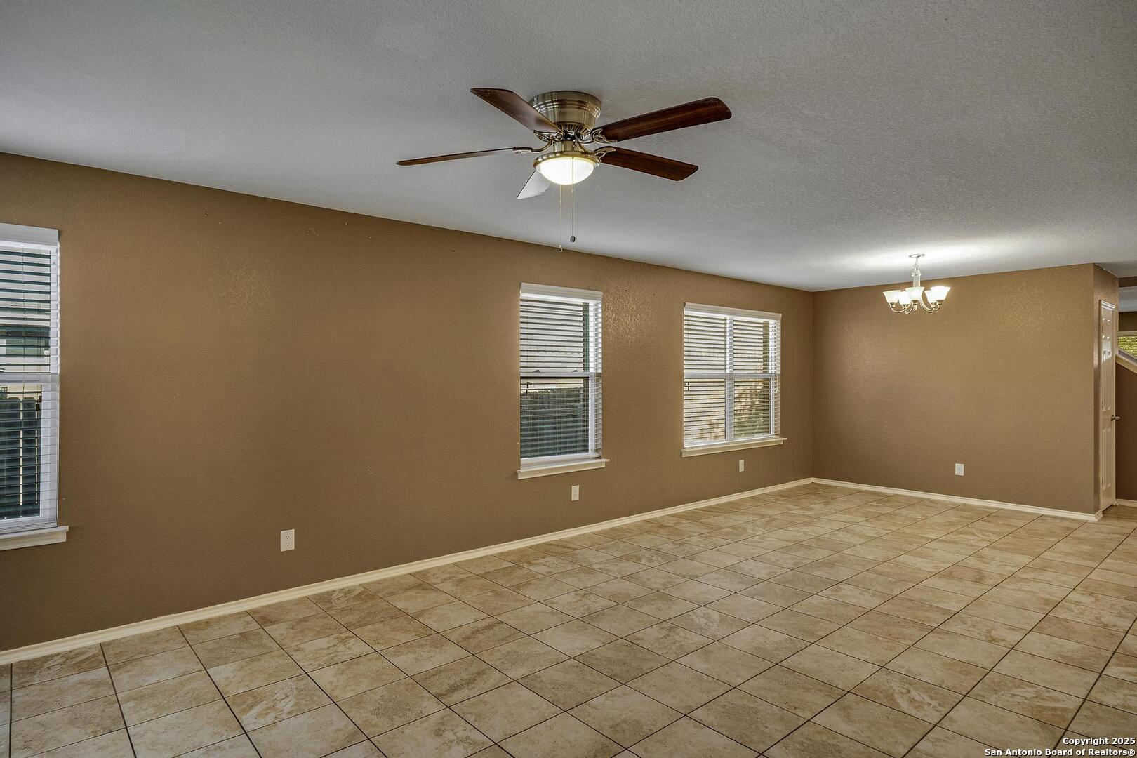 1411 Hummingbird San Antonio TX 78245