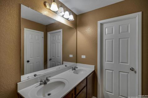1411 Hummingbird San Antonio TX 78245
