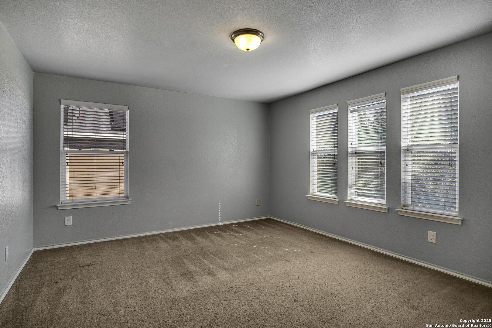 1411 Hummingbird San Antonio TX 78245