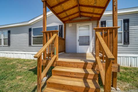 541 Las Palomas Drive Lytle TX 78052
