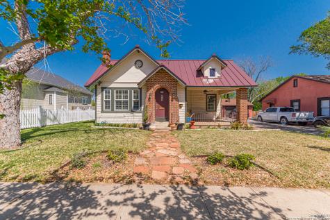 611 S Austin Street Seguin TX 78155