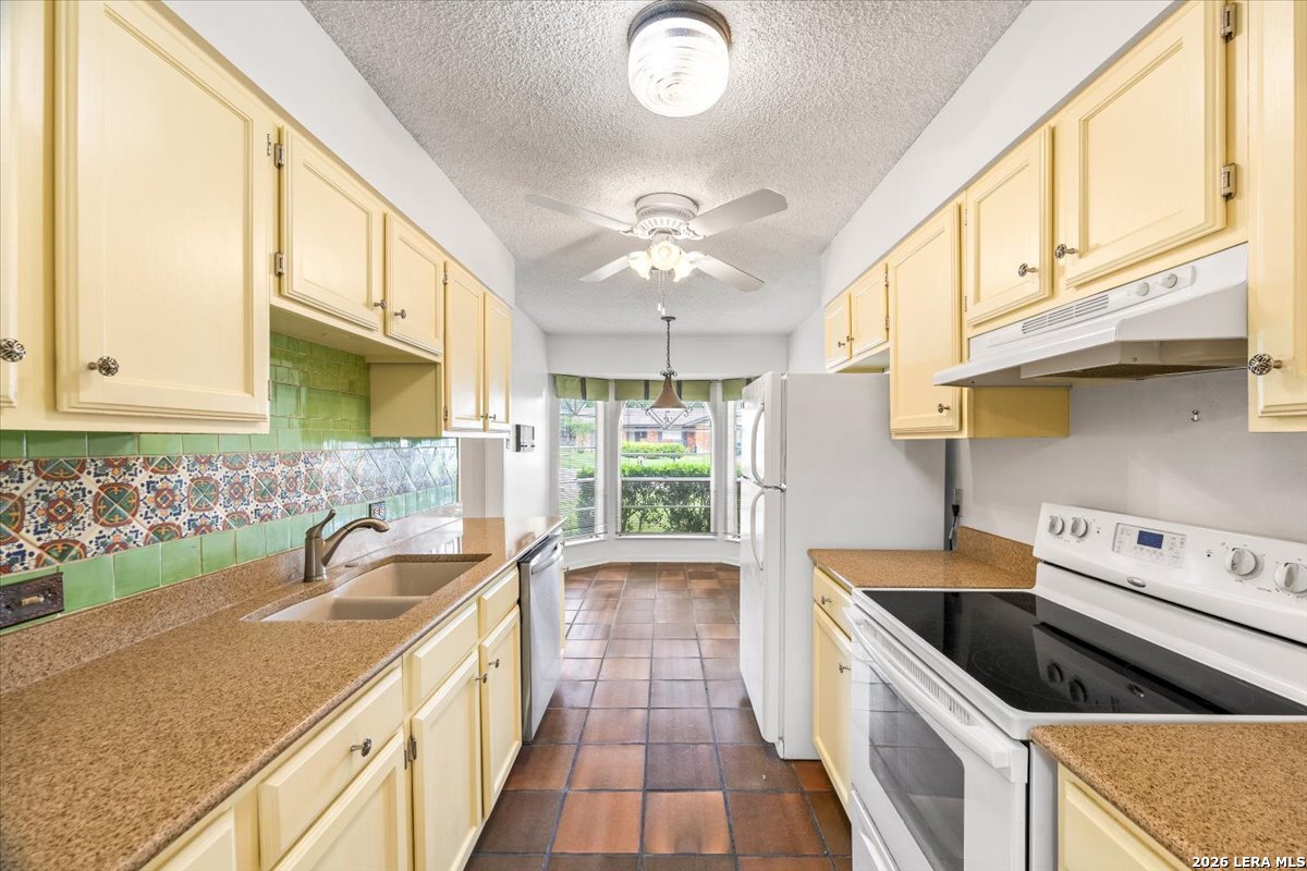 1722 Timber Oak Street San Antonio TX 78232