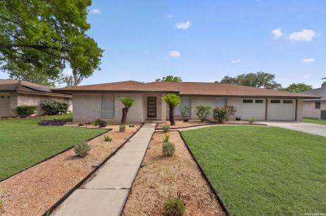406 Dalecrest Drive Windcrest TX 78239