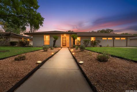 406 Dalecrest Drive Windcrest TX 78239