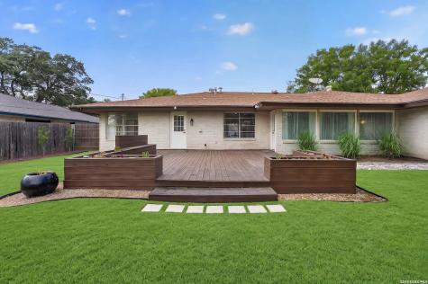 406 Dalecrest Drive Windcrest TX 78239
