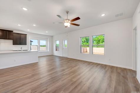 8623 Rucker Pond Trail San Antonio TX 78252