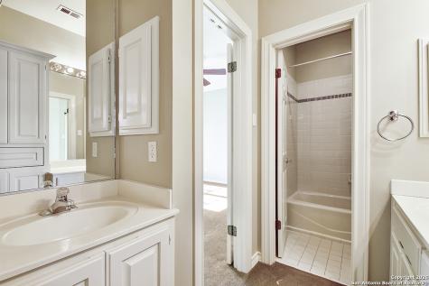 2642 Rim Oak San Antonio TX 78232
