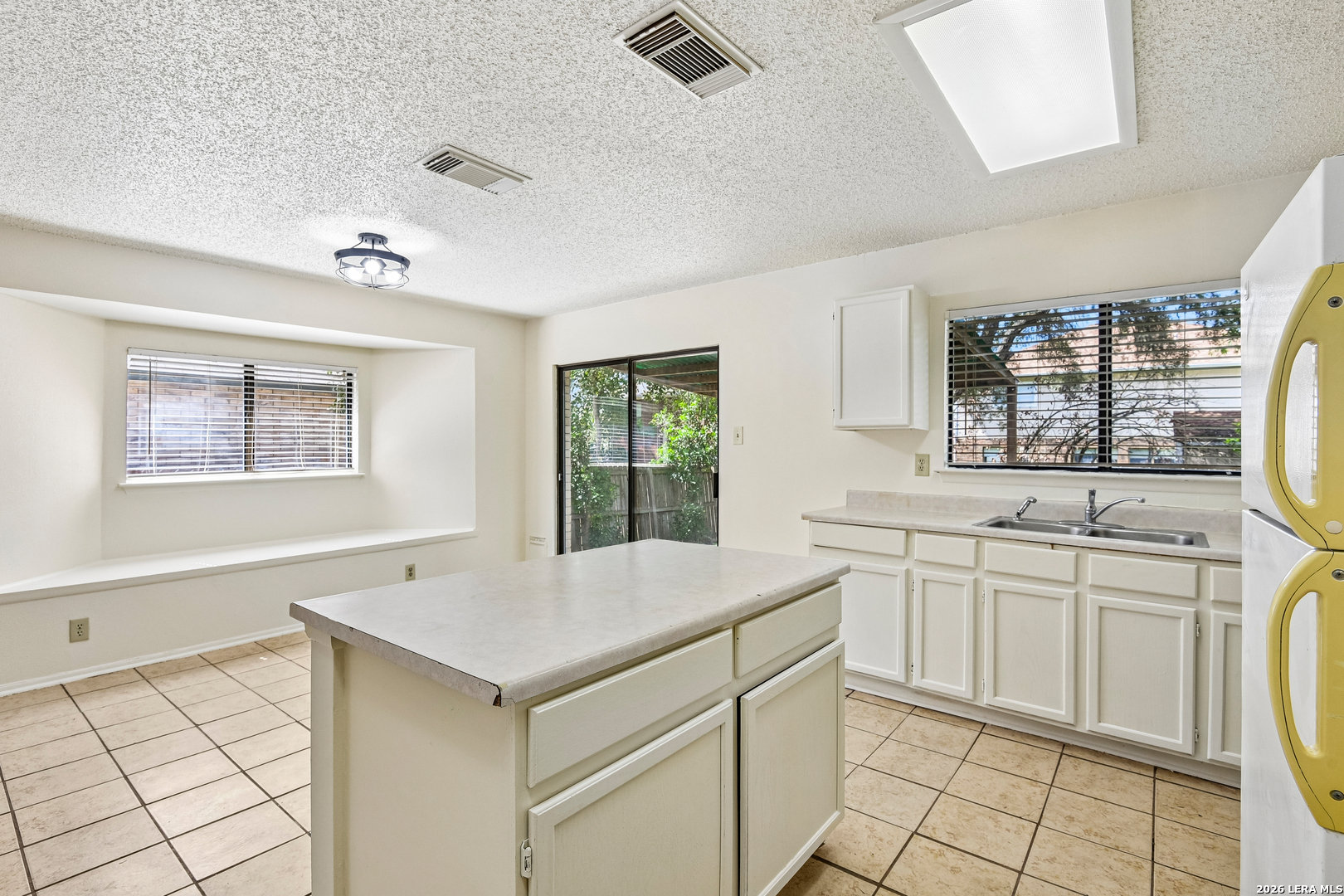 8142 Manderly Place Converse TX 78109