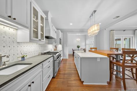 929 Cambridge Oval San Antonio TX 78209