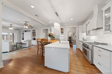 929 Cambridge Oval San Antonio TX 78209