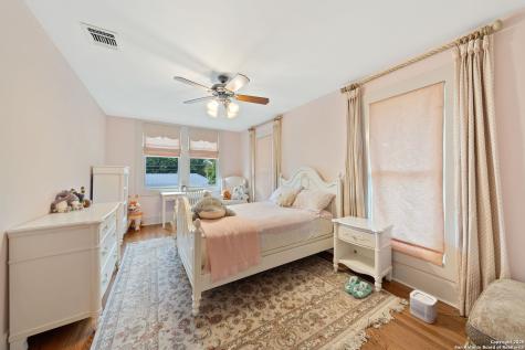 929 Cambridge Oval San Antonio TX 78209