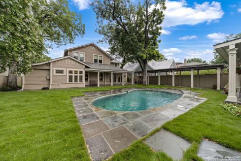 929 Cambridge Oval San Antonio TX 78209